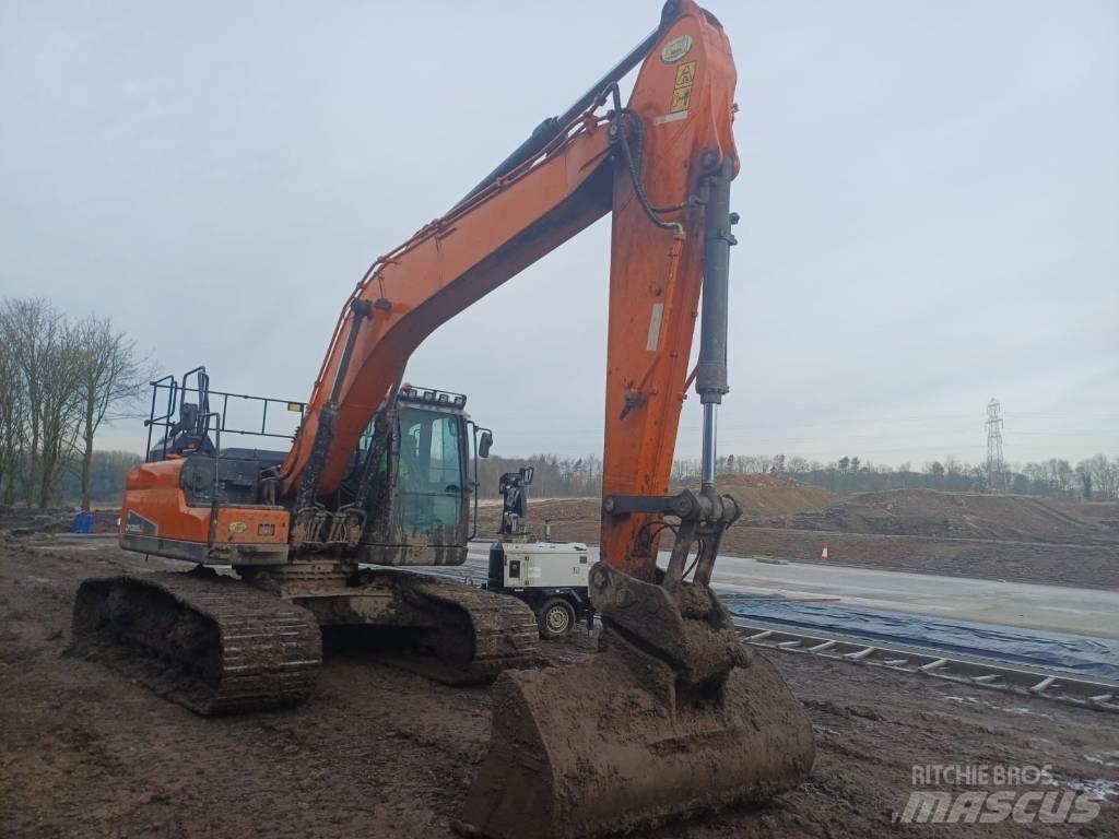 Doosan DX 225 LC-5 Bageri guseničari