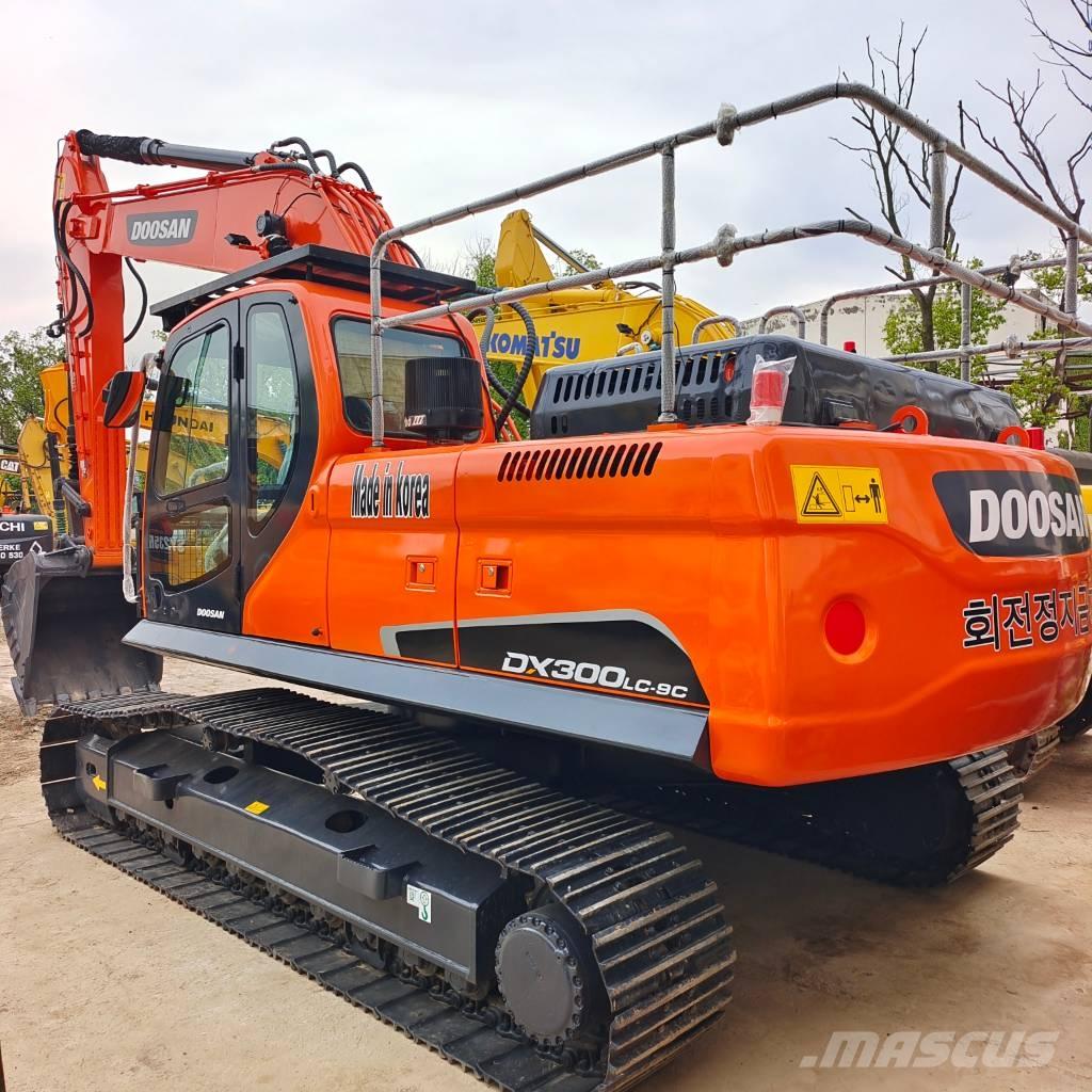Doosan DX 300 LCA Bageri guseničari