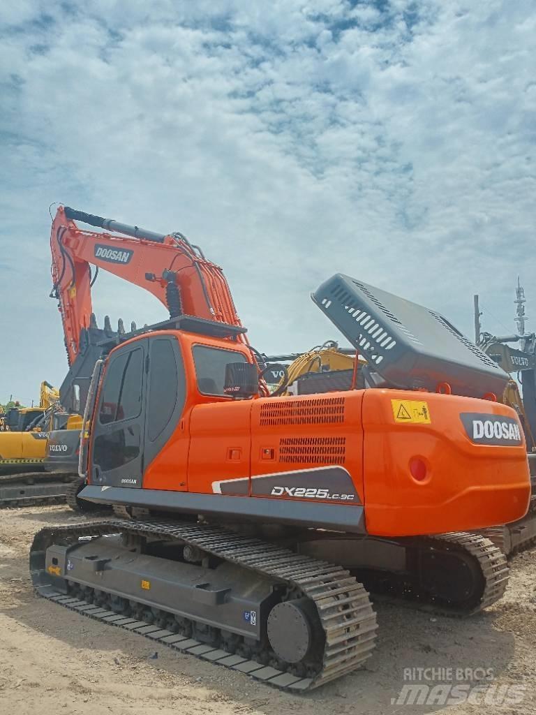 Doosan DX 225LC-9C Bageri guseničari
