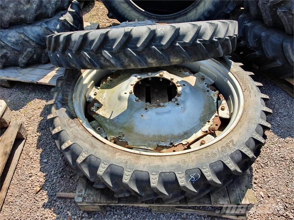 BKT 230/95R44 x2 Gume, točkovi i felne