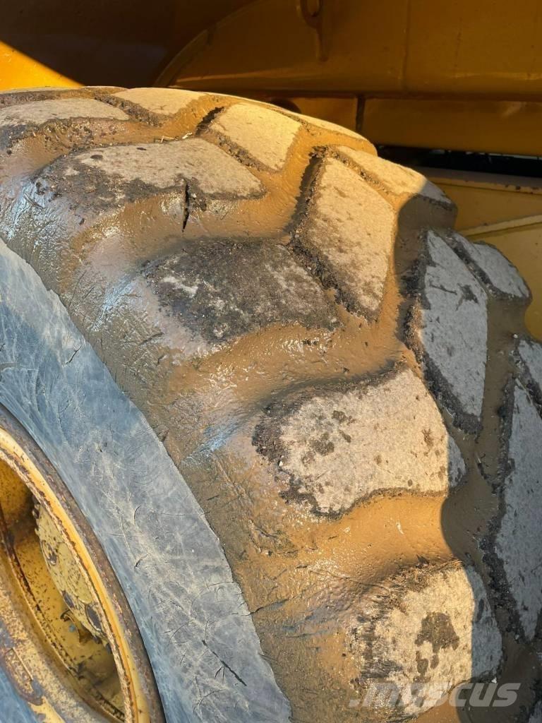 Bell B 30 E Zglobni damperi
