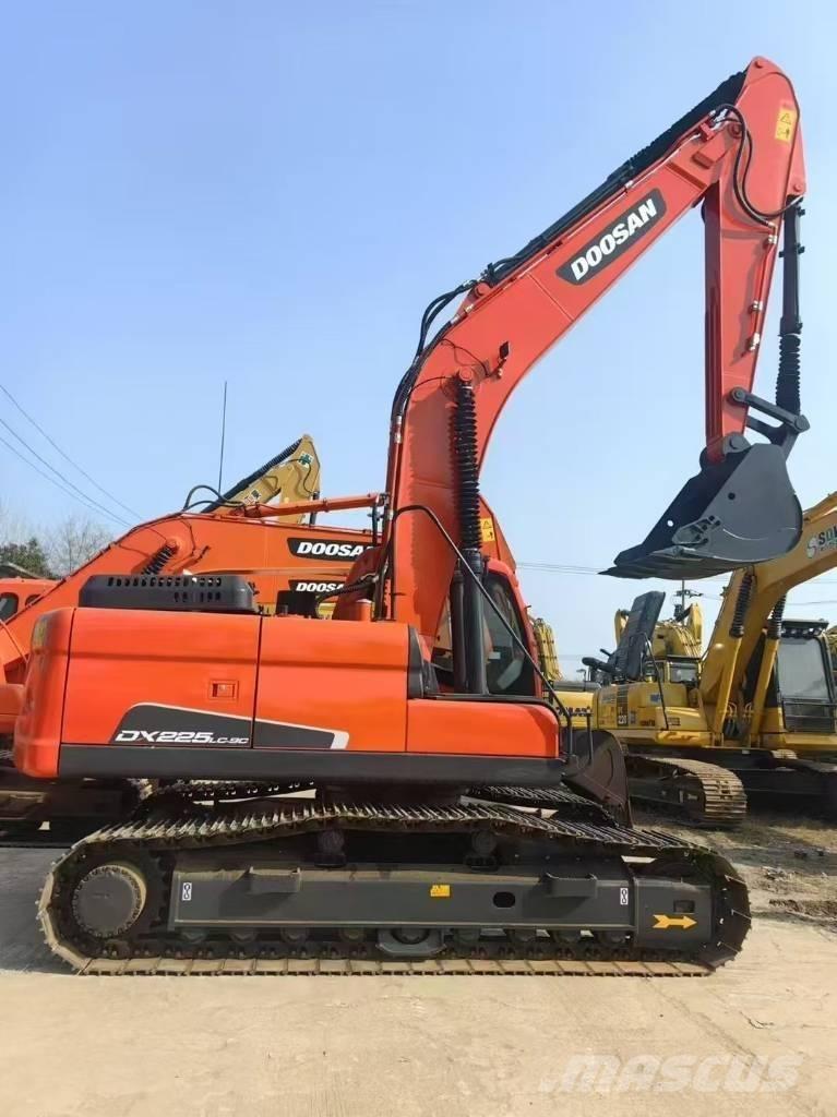 Doosan DX 225 LC Bageri guseničari