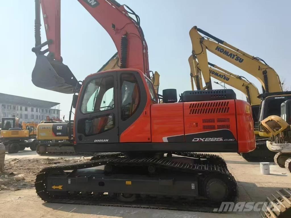 Doosan DX 225 LC Bageri guseničari