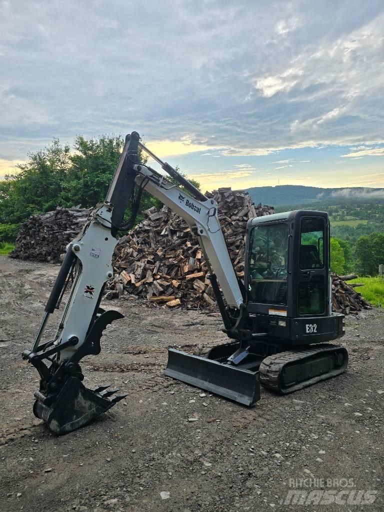 Bobcat E 32 Mini bageri < 7t