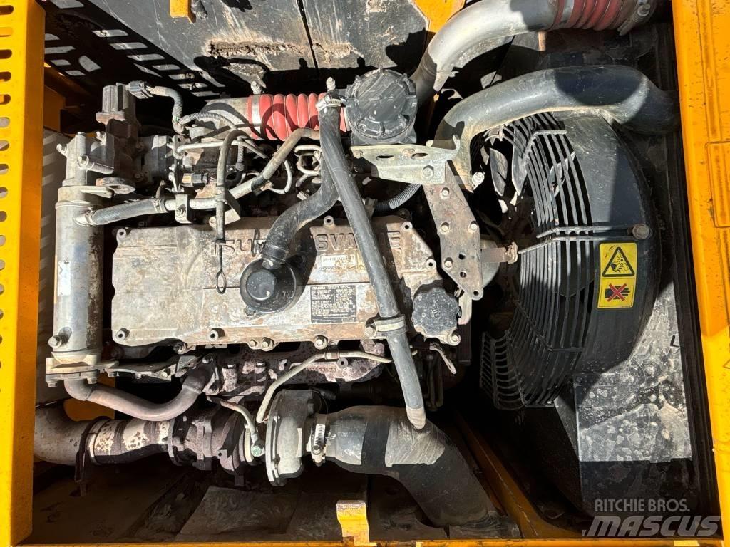 JCB JS 260 LC Bageri guseničari