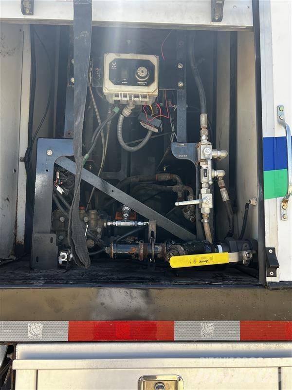 Kenworth T880 Kombi vozila/ vakum kamioni