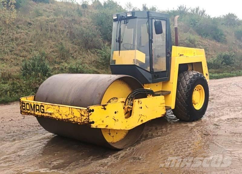 Bomag BW213 D Valjci sa jednim bubnjem