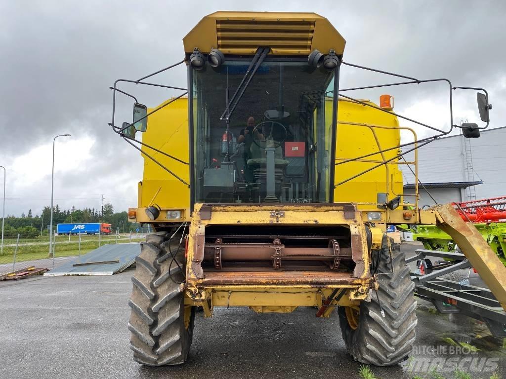 New Holland TF 46 Kombajni