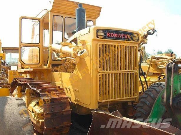 Komatsu d155a-1 Buldožeri guseničari