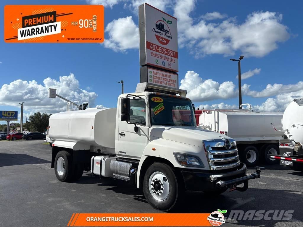 Hino 338 Kamioni za vodu