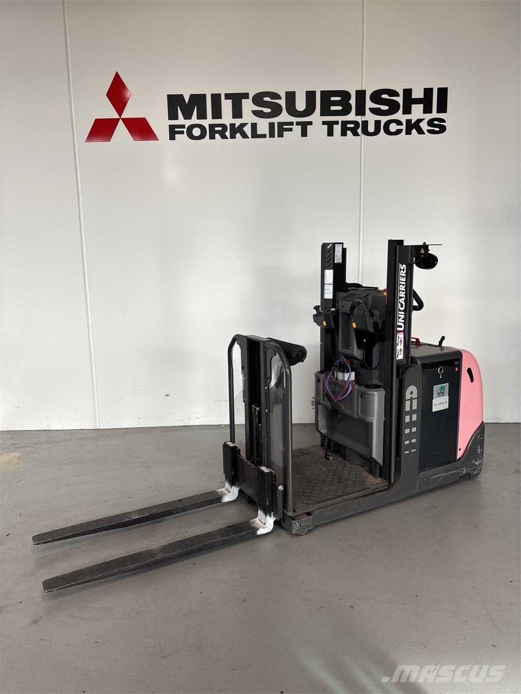 UniCarriers EPL100 Niskodizajući komisioni viljuškar