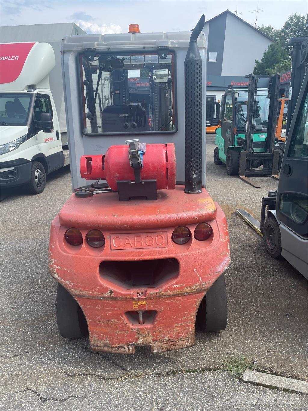 BT C4G300 Plinski viljuškari