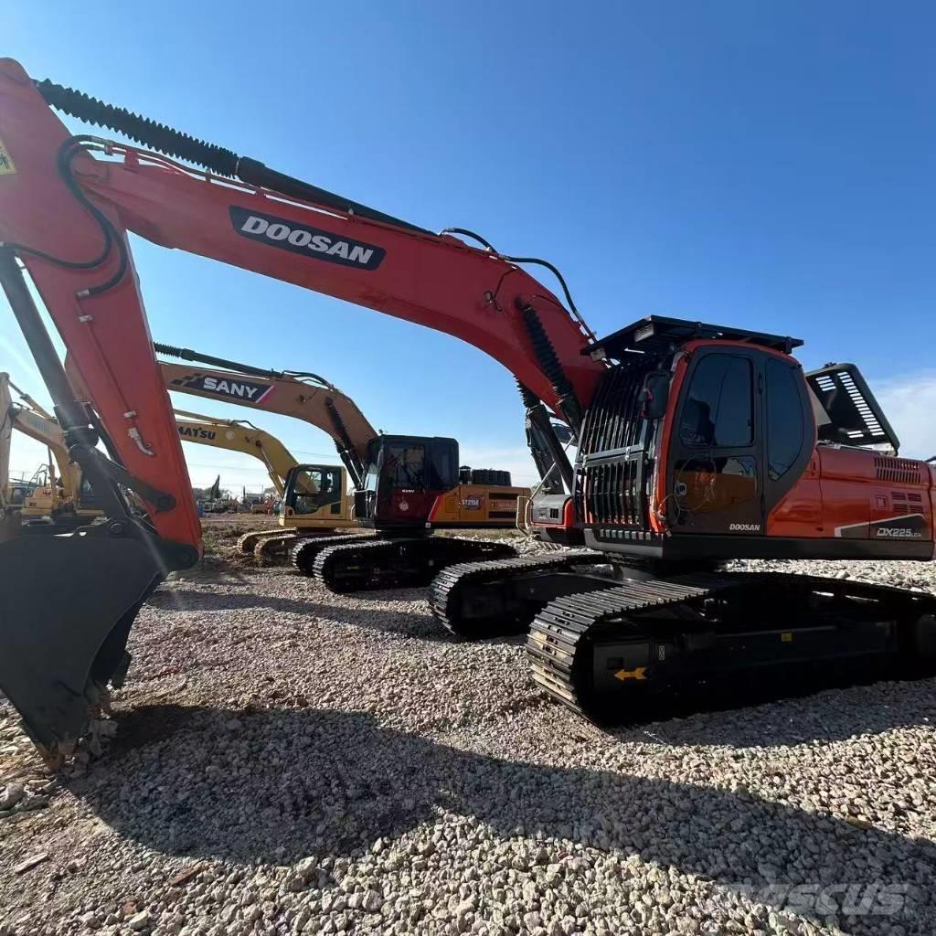 Doosan DX 225 LCA Bageri guseničari