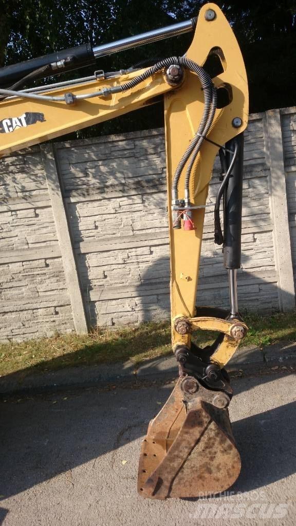 CAT 302.7 D Midi bageri 7t – 12t