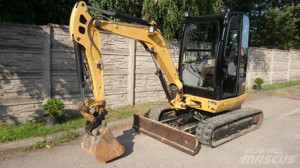 CAT 302.7 D Midi bageri 7t – 12t