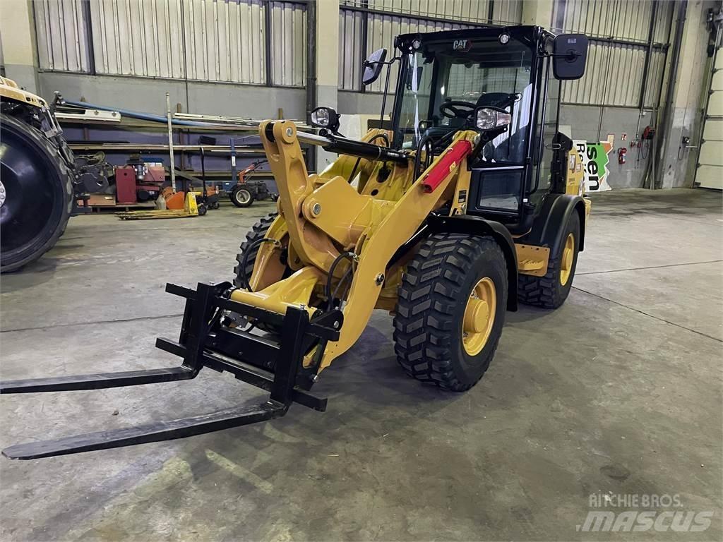 CAT 906 Utovarivači na točkove