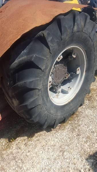  Pneus 16.9R24 Gume, točkovi i felne