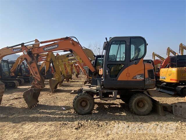 Doosan DX60W Bageri točkaši