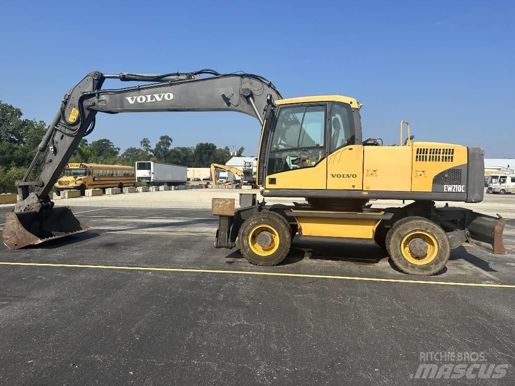 Volvo EW 210 C Bageri točkaši