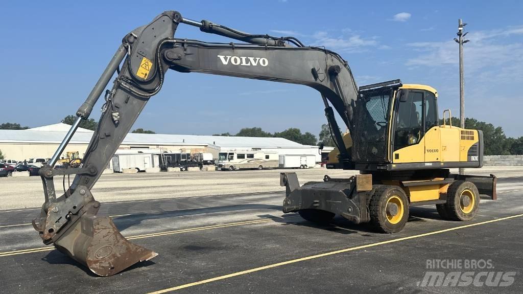 Volvo EW 210 C Bageri točkaši