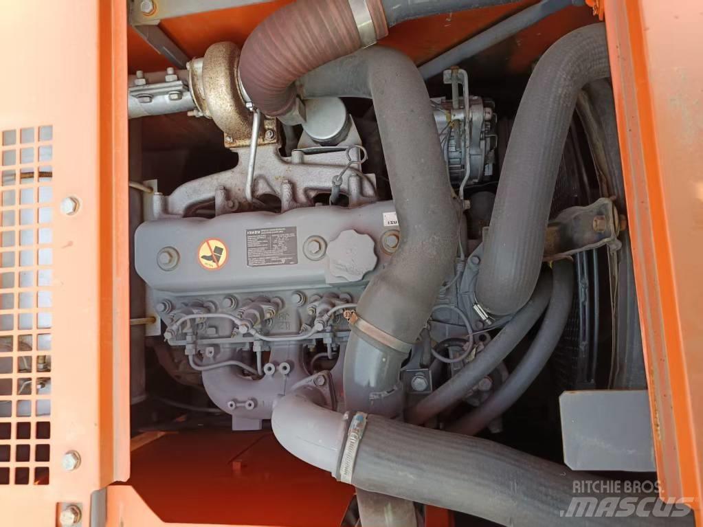 Hitachi ZX135 Bageri guseničari