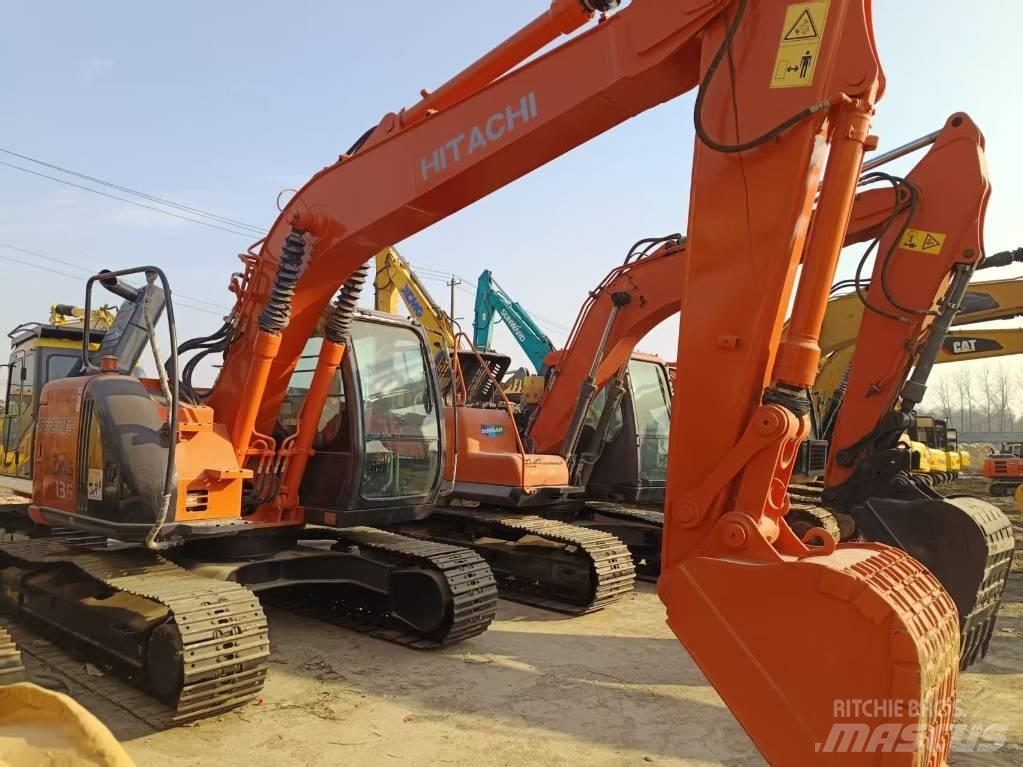 Hitachi ZX135 Bageri guseničari