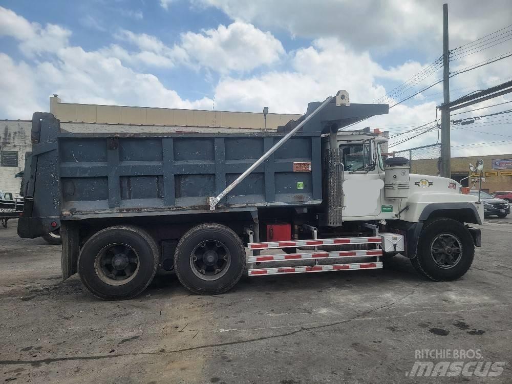 Mack RD 688 SX Kiperi kamioni