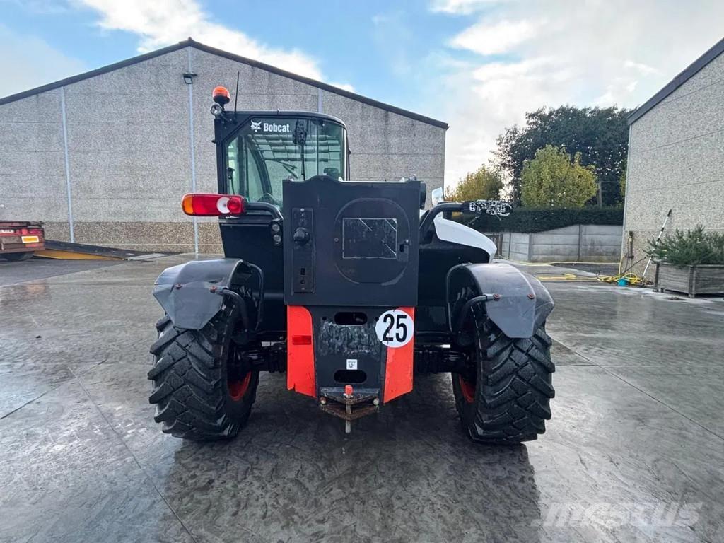 Bobcat TL360 Poljoprivredni teleskopski utovarivači