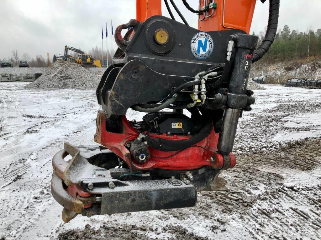 Hitachi ZX225USRLC-6 Bageri guseničari