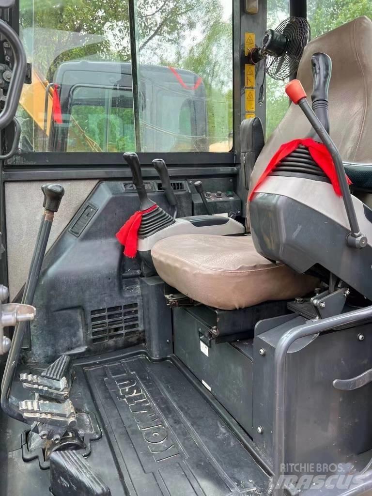 Komatsu PC56-7 Bageri guseničari
