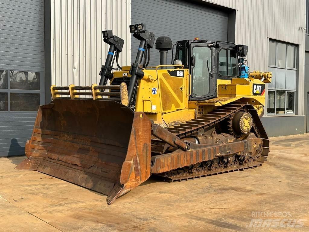 CAT D8R Buldožeri guseničari