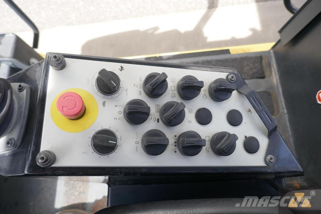 Bomag BW190AD-5 Valjci sa duplim bubnjem