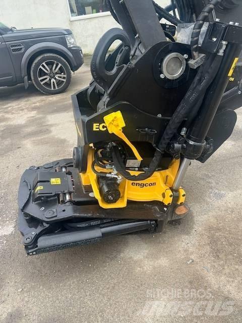 Volvo EC220EL Bageri guseničari