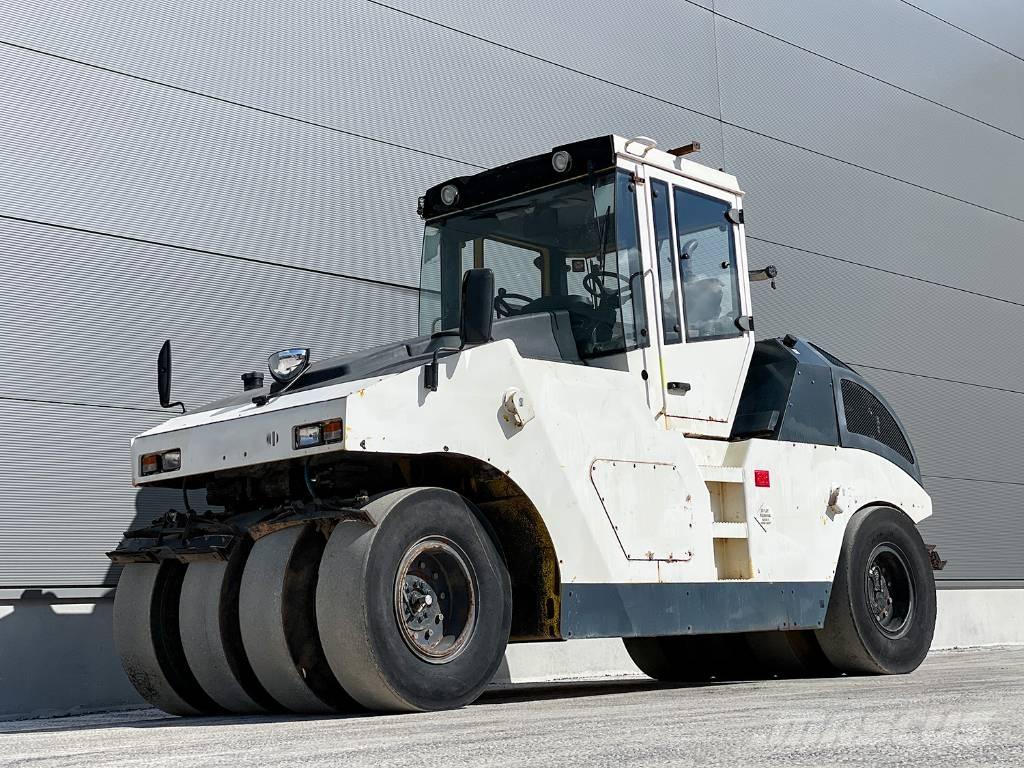 Bomag BW 24 RH Gumeni valjci na točkovima
