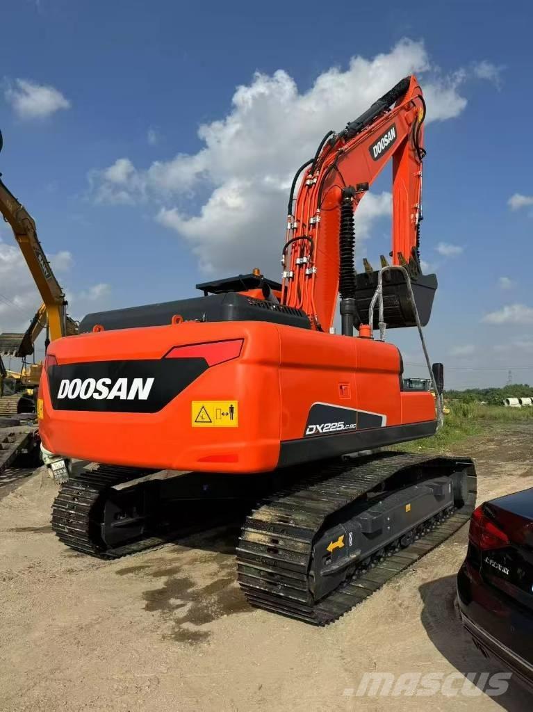 Doosan 225 LC-9C Bageri guseničari