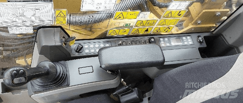 CAT 326F Bageri guseničari