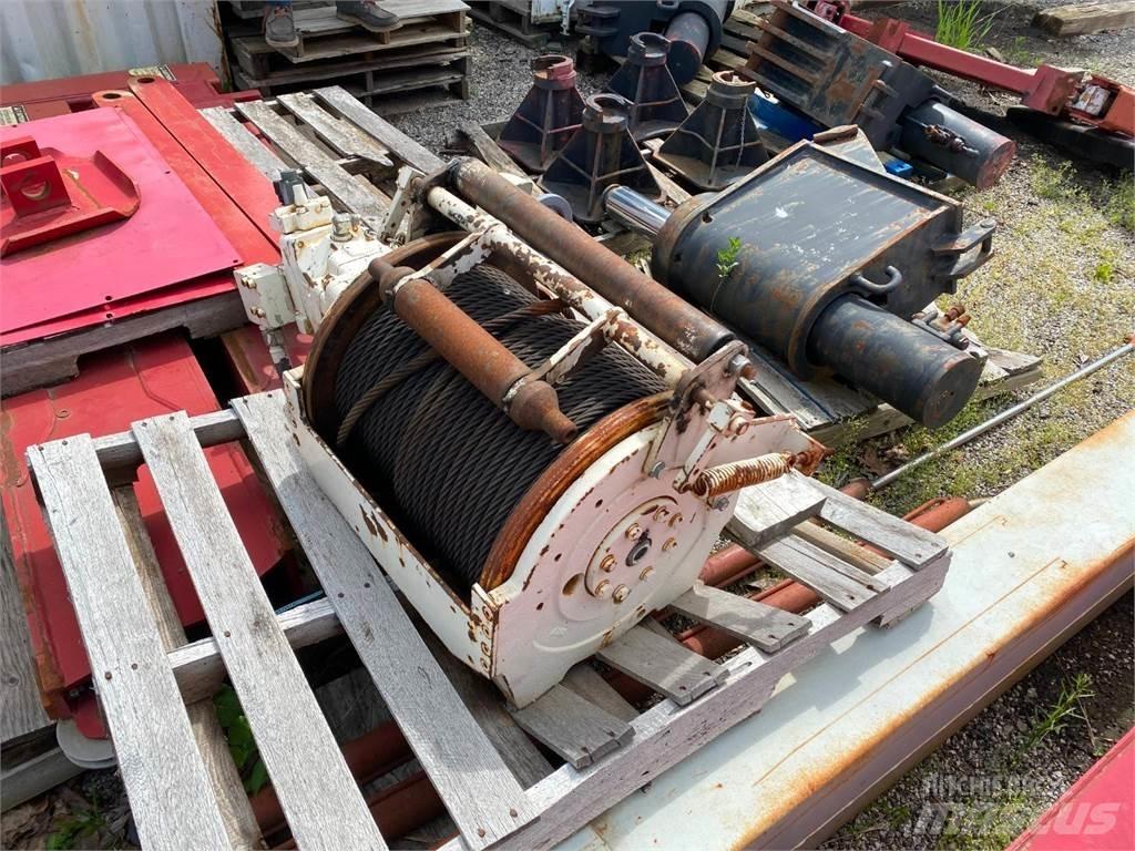Terex  Utovorne dizalice, vitla i liftovi za materijal