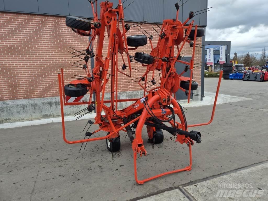 Kuhn 8702 Okretači i sakupljači sena