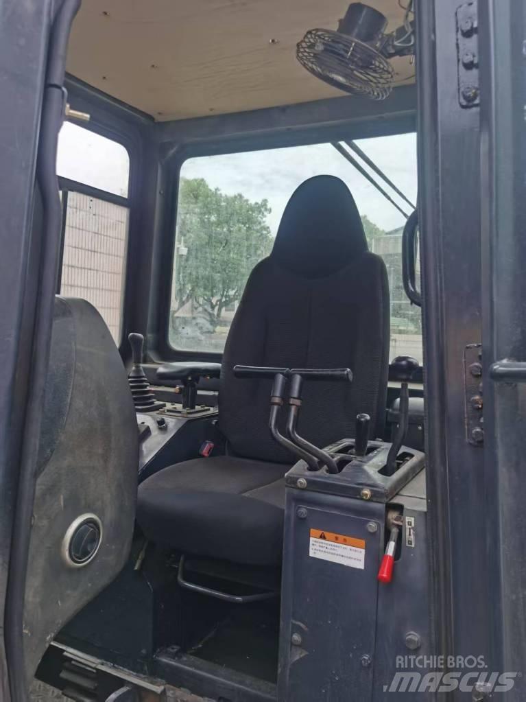 Shantui SD 22 Buldožeri guseničari