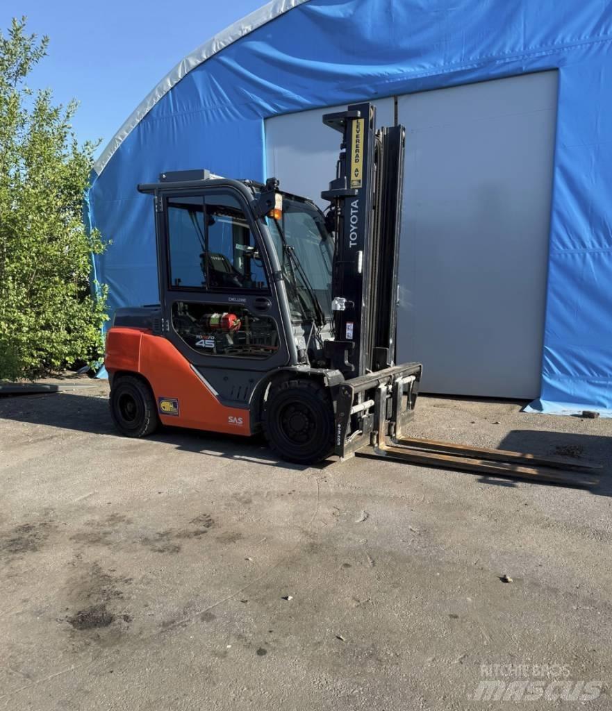 Toyota truck 8 FD40N Dizelski viljuškari