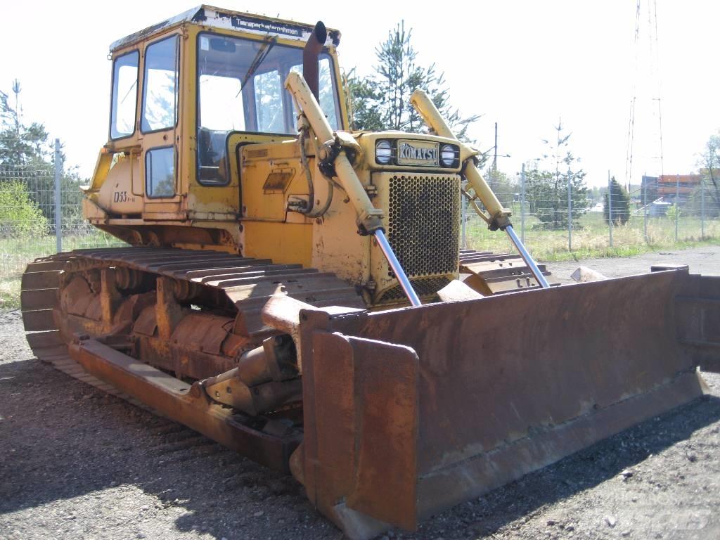 Komatsu D53P-16 Buldožeri guseničari