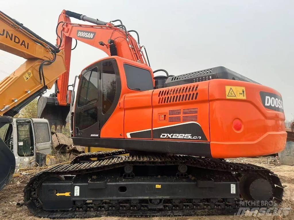Doosan DX225LC-9C Bageri guseničari