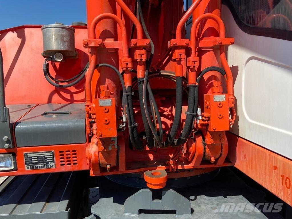 Liebherr A 900 C Bageri točkaši