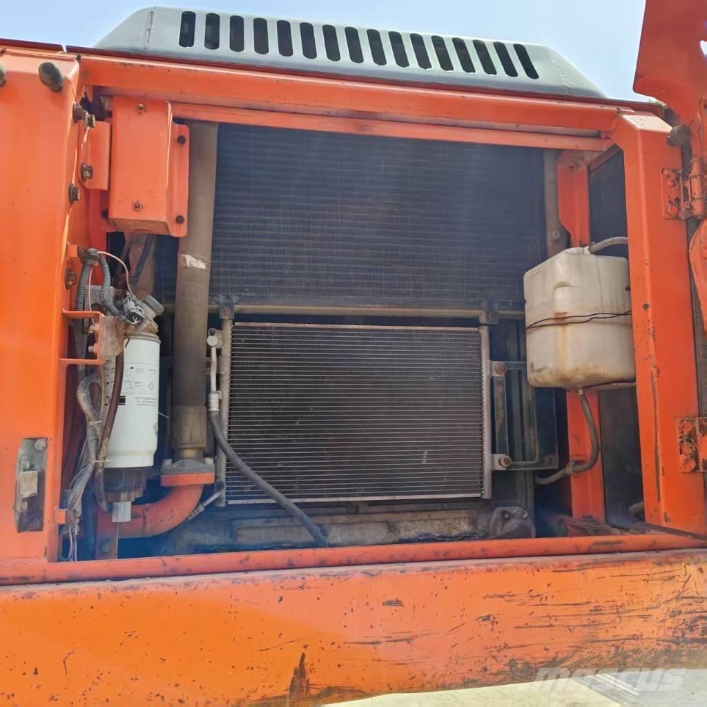 Doosan DX 300 LC Bageri guseničari