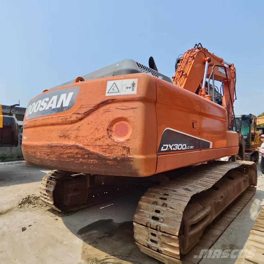 Doosan DX 300 LC Bageri guseničari