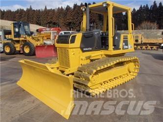 Komatsu D31PX-21 Buldožeri guseničari