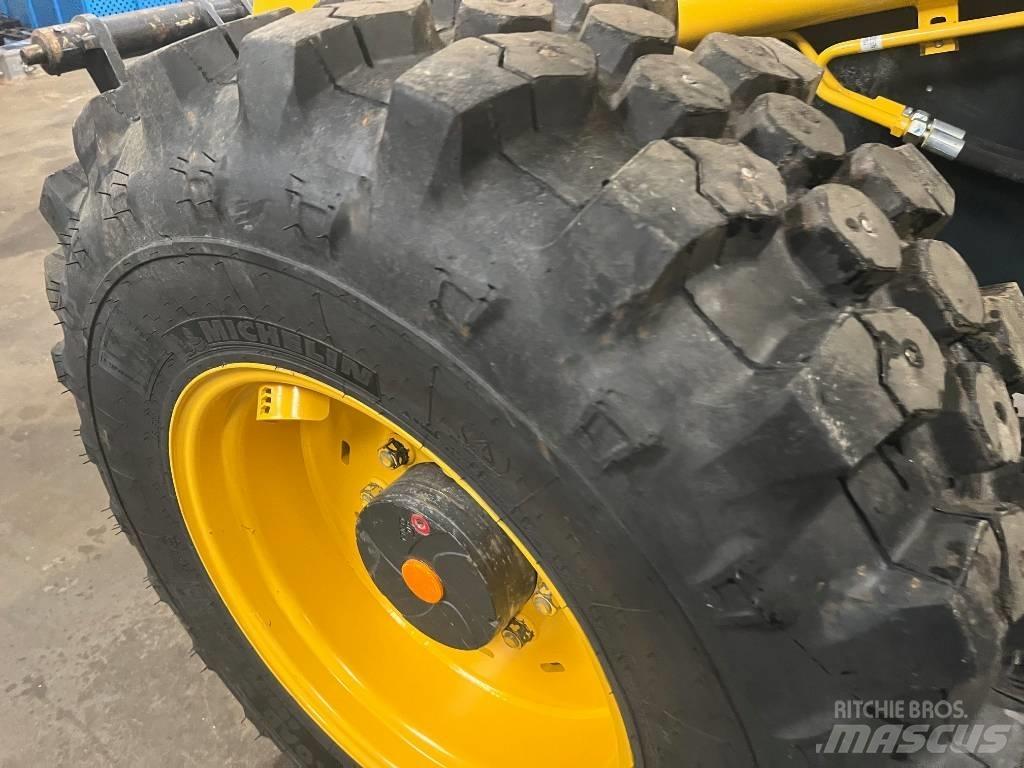 Komatsu WA100-8 Mini utovarivači
