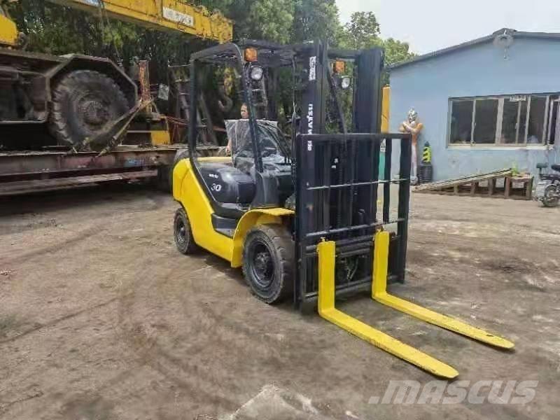Komatsu 3Ton Dizelski viljuškari