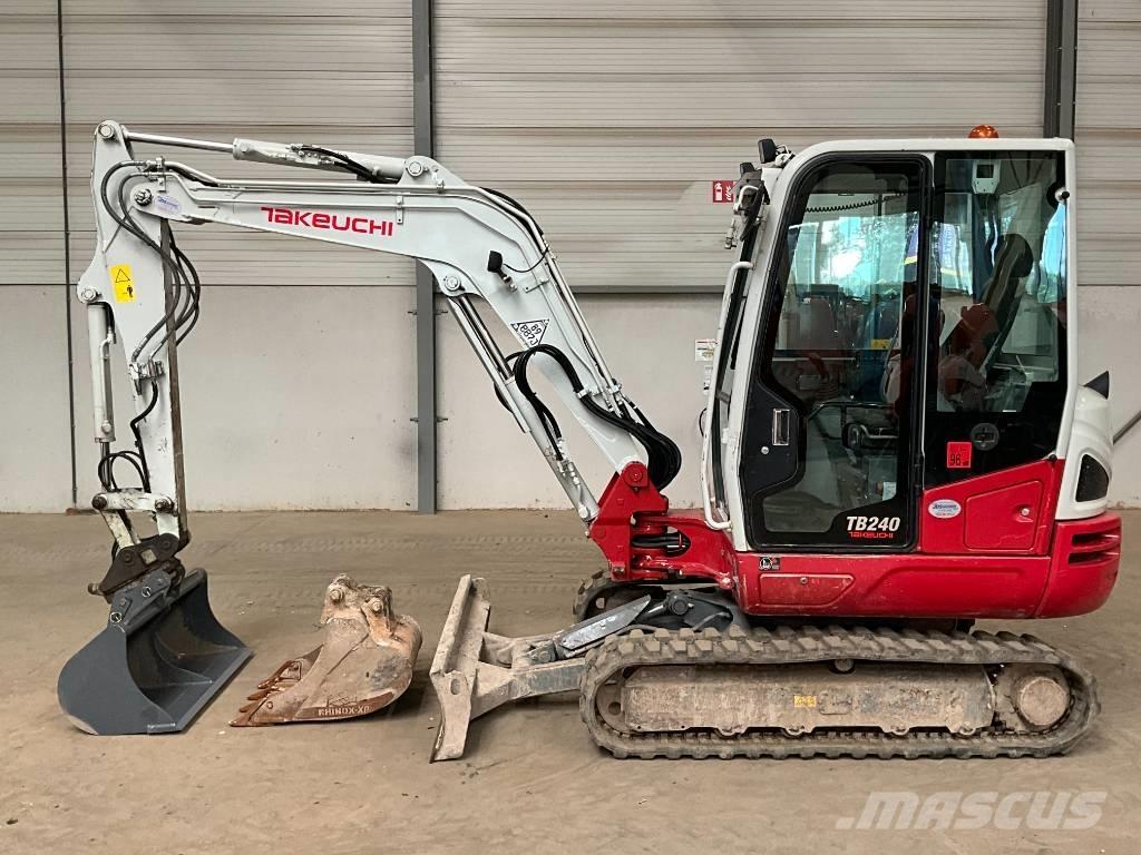 Takeuchi TB 240 Mini bageri < 7t