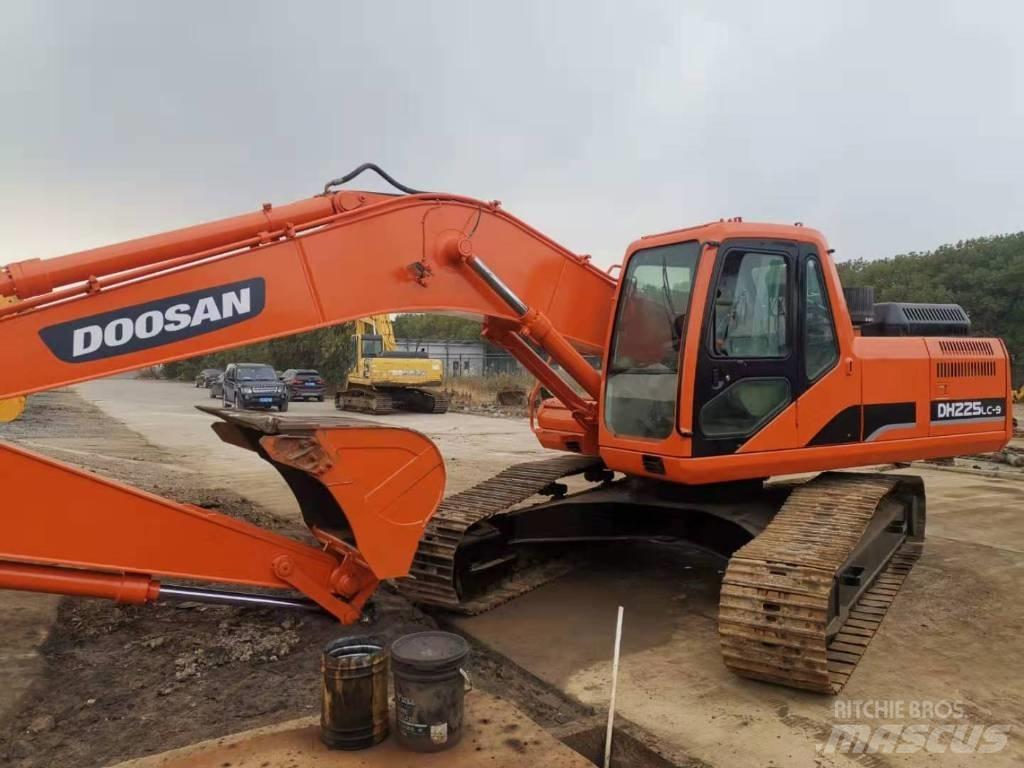Doosan DH225LC-9 Bageri guseničari